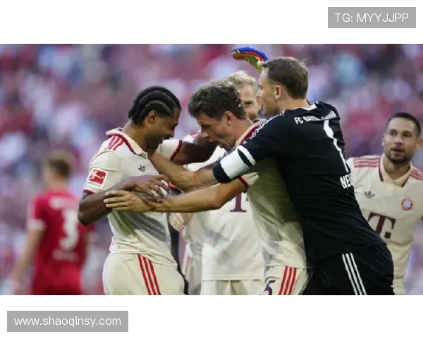 穆西亚拉深情送别穆勒：温哥华新章启，拜仁兄弟情永恒